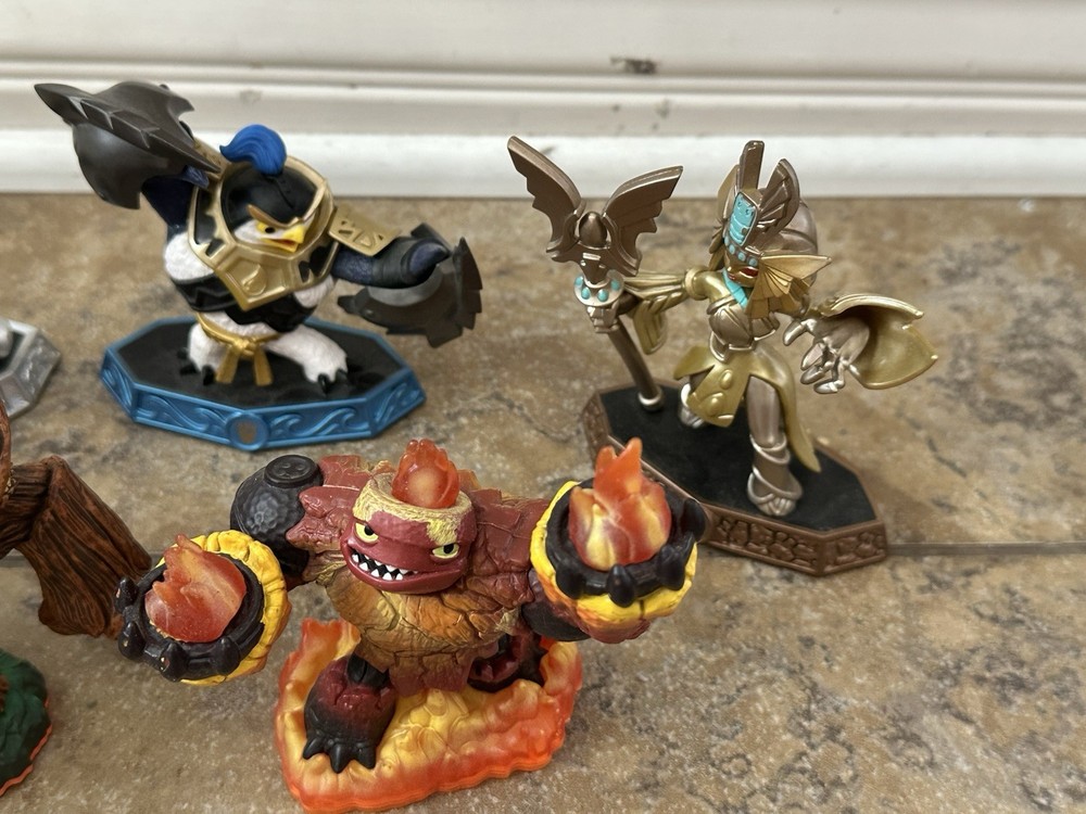 SkyLanders Activision Lot of 7 Figures