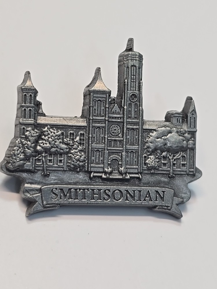 Smithsonian Washington DC Souvenir Lapel Pin