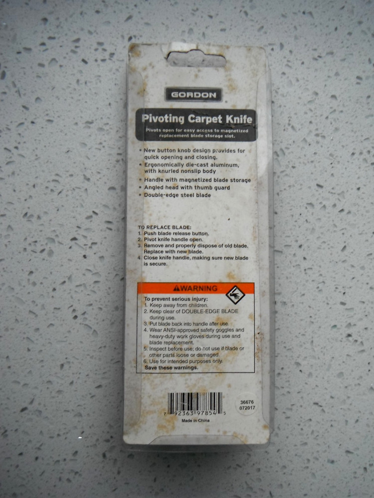New Carpet Knife w/ Pivoting Head- Push Button For Quick Blade Access