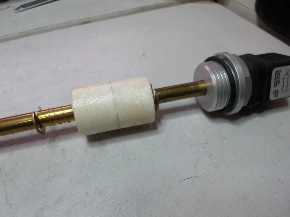 FLOAT LEVEL SENSOR - DUAL HI/LO Din Plug -- Shaft 400mm long - Threaded Body
