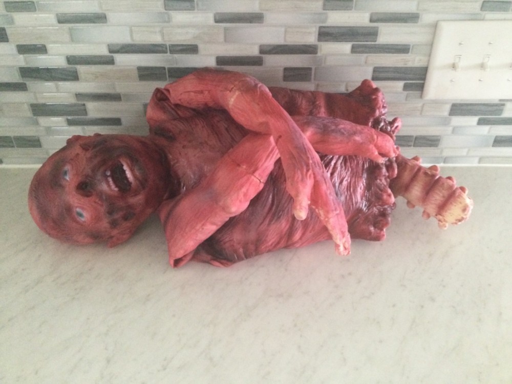 HALLOWEEN HORROR ZOMBIE LARGE REALISTIC DUMMY