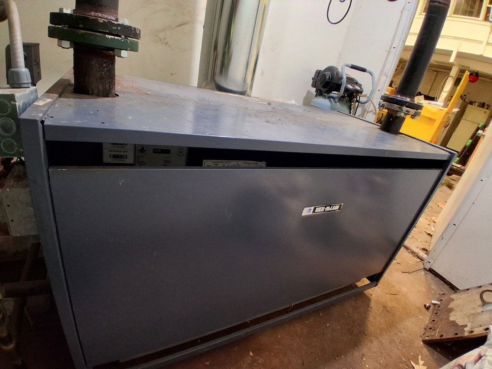 382k BTU (11.5 HP) steam boiler - Weil McLain - lightly used (new in 2022)