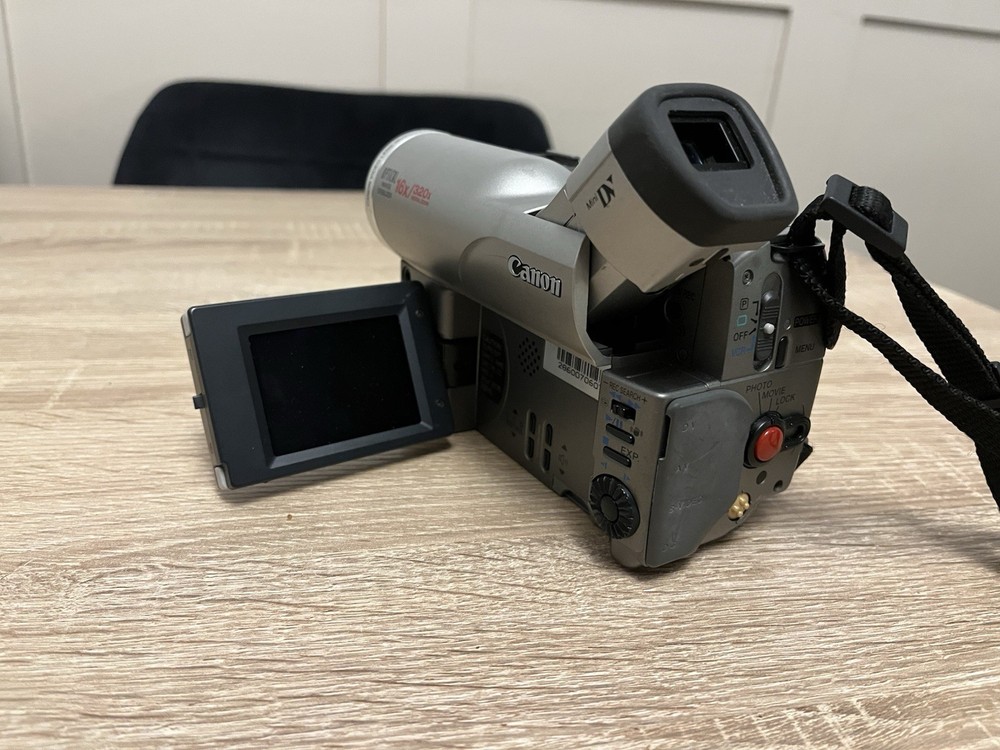 Canon Ultura A Mini DV Camcorder