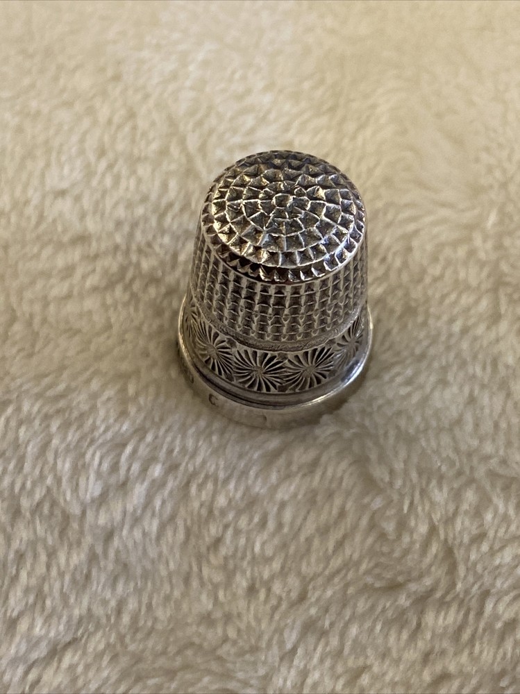 Early 1900’s Chester Hallmark Charles Horner SOLID SILVER THIMBLE No:7
