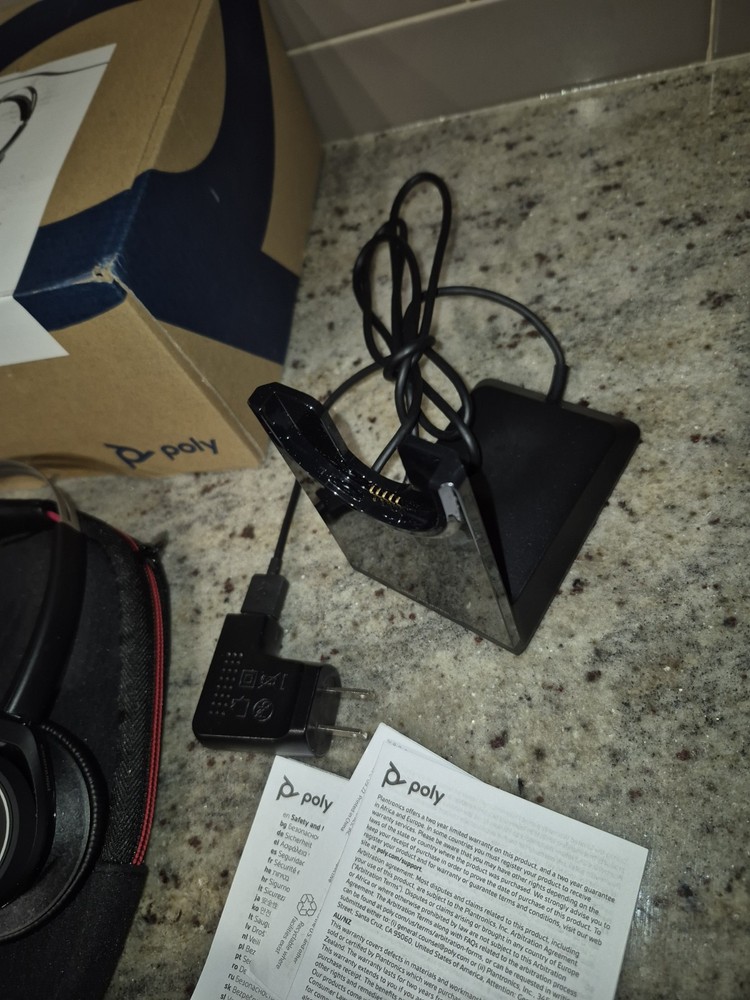 Platronics Voyager Focus UC B825 Wireless Headset