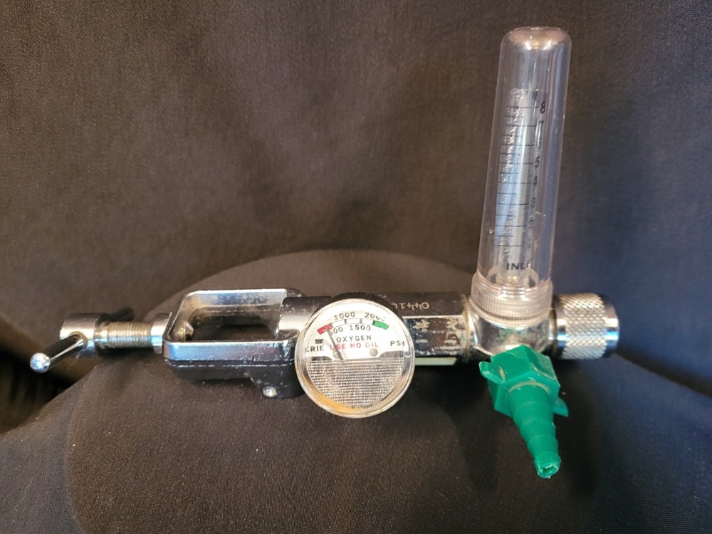 Erie Oxgen Regulator with Flowmeter