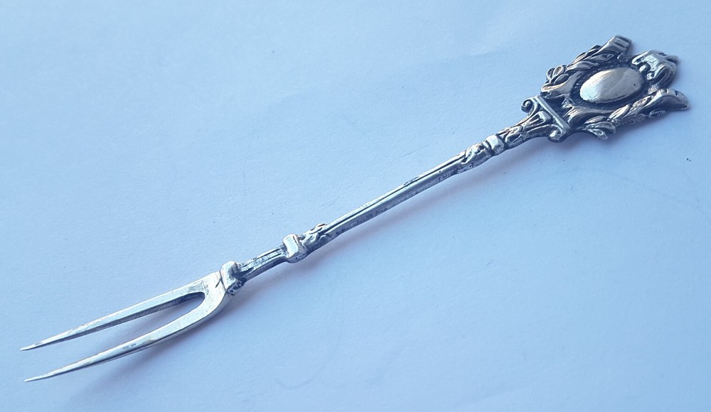 Fork/ Serving fork/ Lemon fork, 800 Silver, around 1900 N905