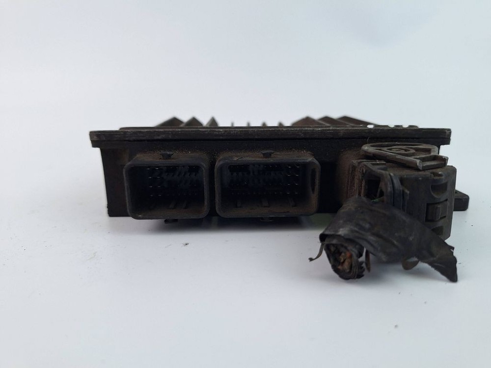 Renault Clio II 2000 Engine Control Unit Module 8200212348 BVV2786