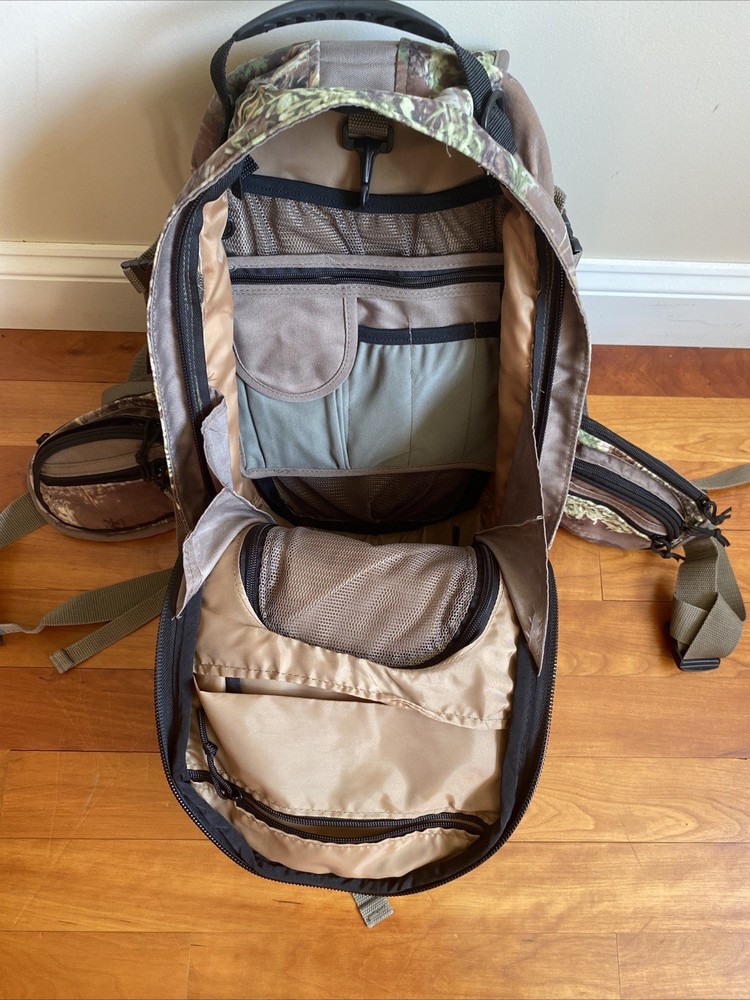 Horn Hunter Main Beam (?) Back Pack Mossy Oak Infinity