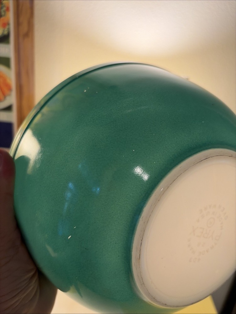Vintage Pyrex 403 GREEN PRIMARY Mixing Bowl 2.5 Quart - Nesting Bowl