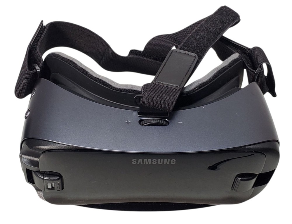 Samsung Gear VR with Controller Powered by Oculus with Original Box SM-R324