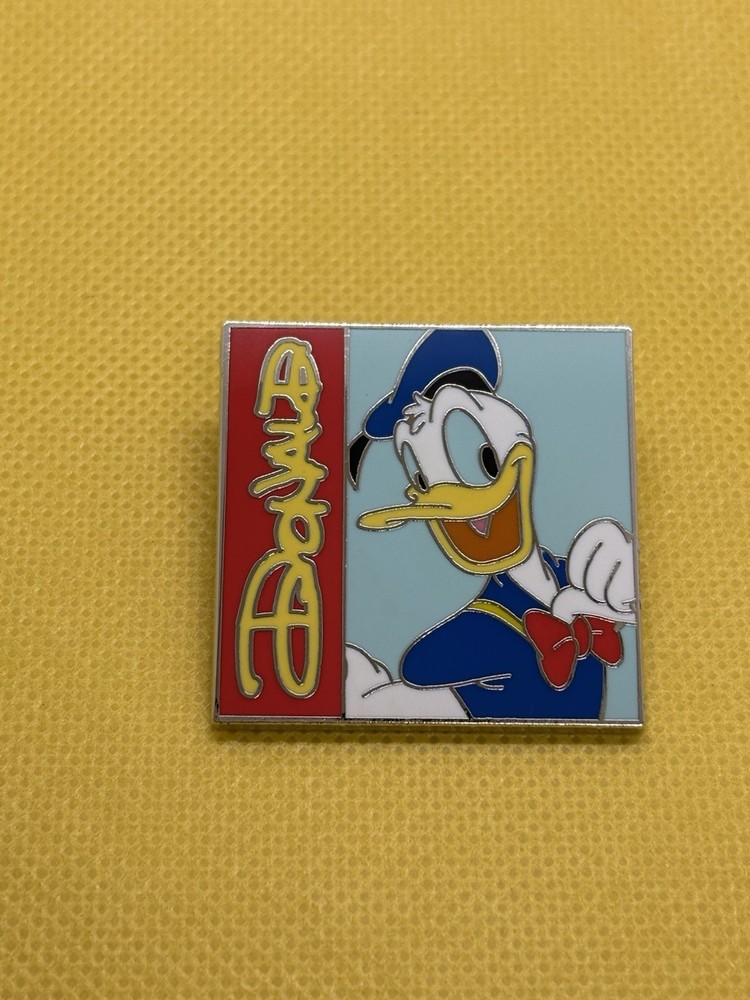 Beautiful Donald Duck Pin !!!!!!