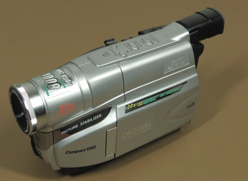 JVC GR-AXM17 Compact VHS-C Camcorder