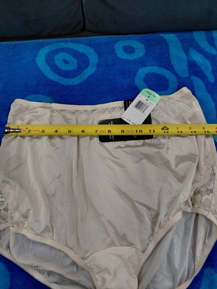 Vintage Vanity Fair Brief Size 8