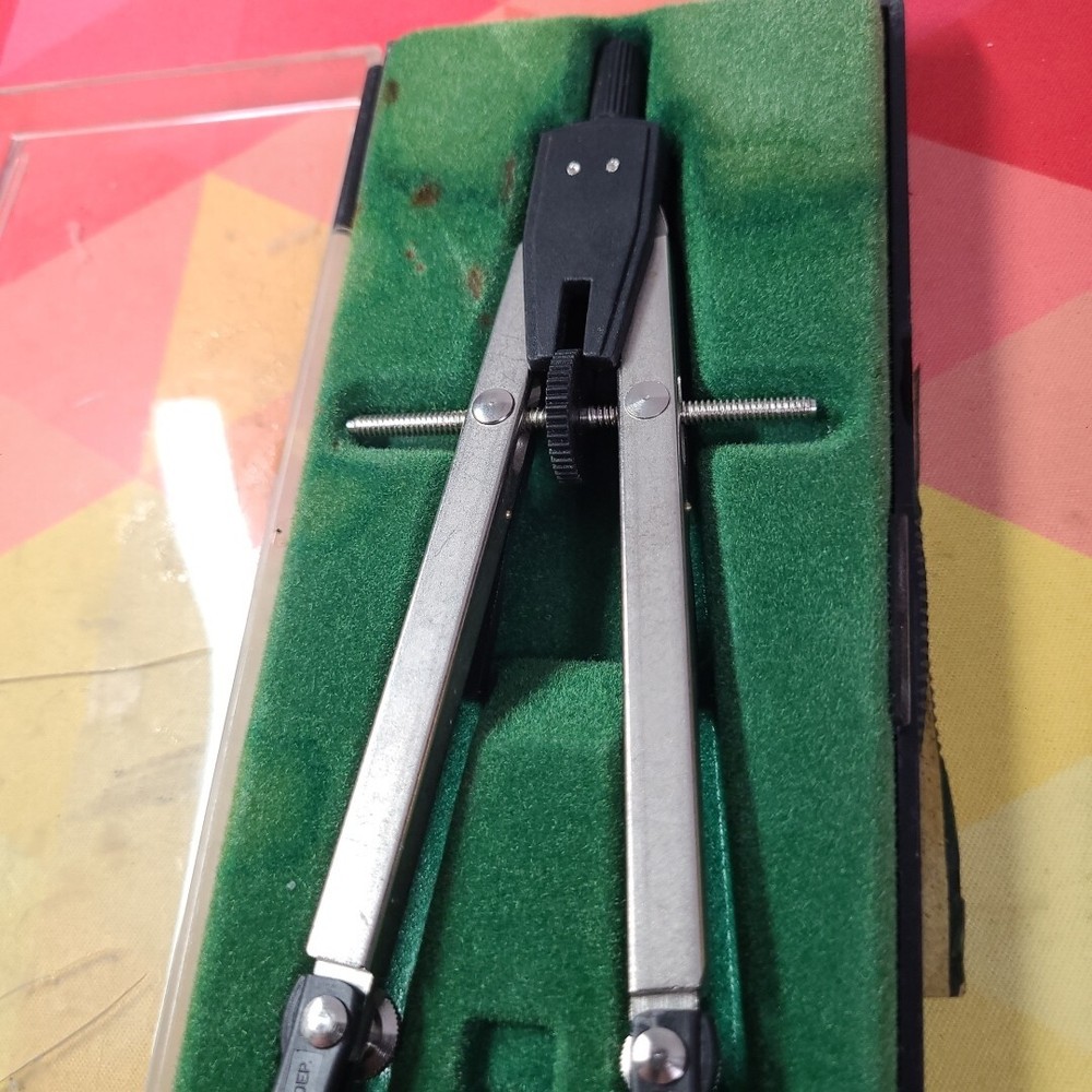 Helix Professional Quick Release Compass and Storage Case! Push Button Release