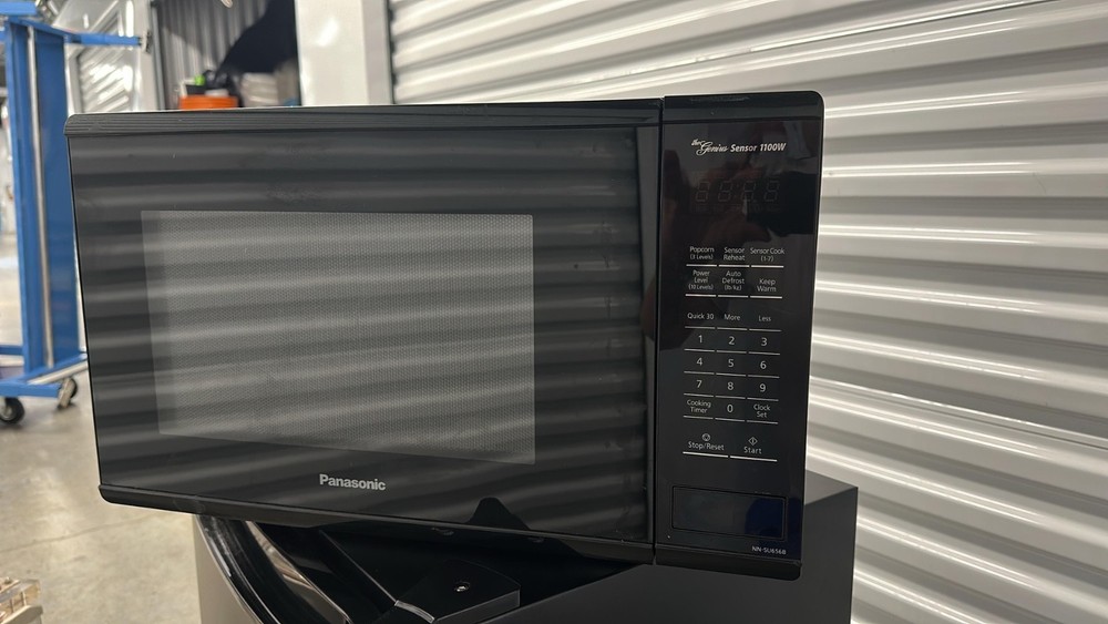 Panasonic genius sensor 1100w microwave