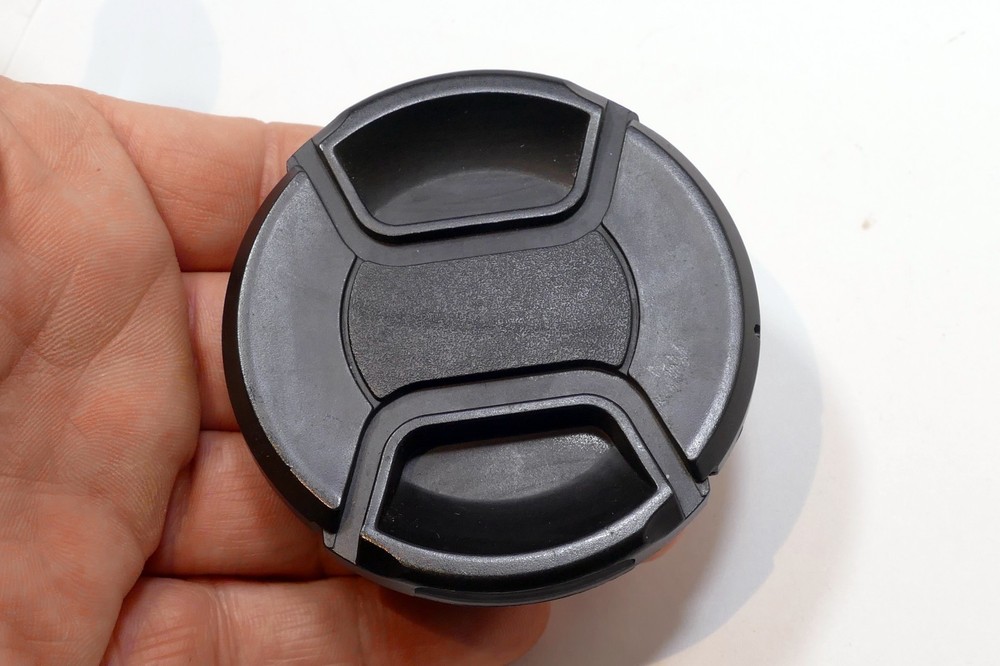 67mm Front Lens Cap snap on type 70-210mm black