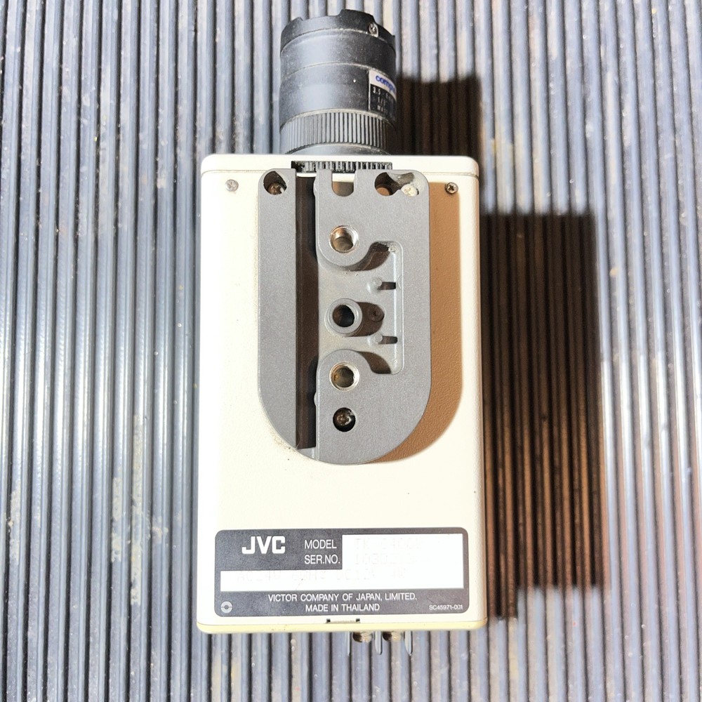 JVC TK-C400U DIGITAL COLOR VIDEO CAMERA