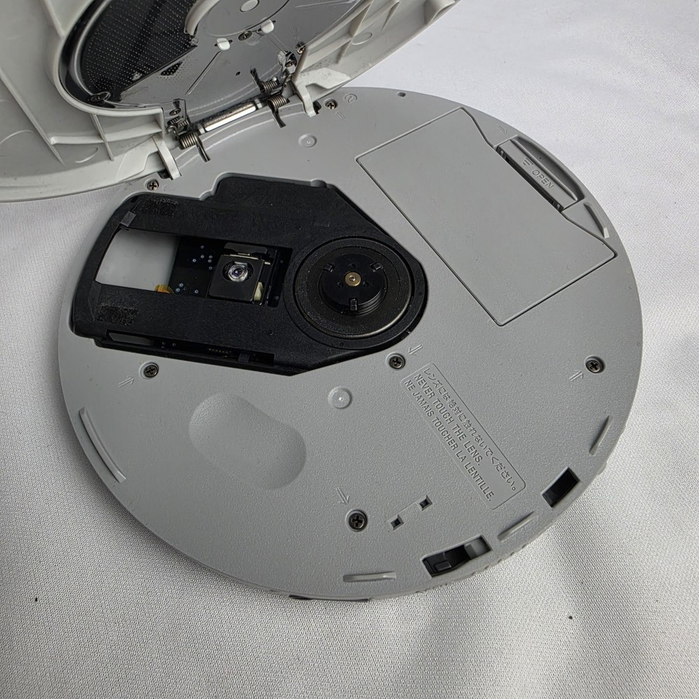 Sony D-EJ120 CD Walkman Portable CD Player G Protection Silver Tested Working