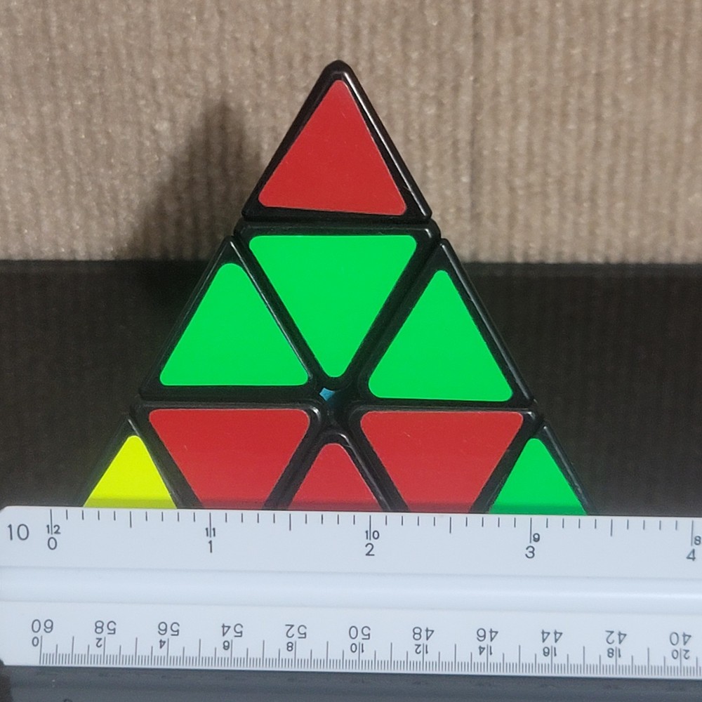 Pyramid Pyraminx Speed Cube Magic Twist 3D Puzzle Brain Teaser