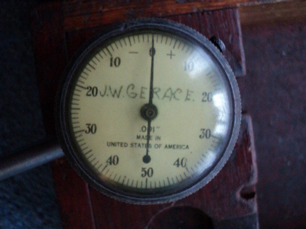 ANTIQUE DIAL INDICATOR SET IN VERY COOL CASE