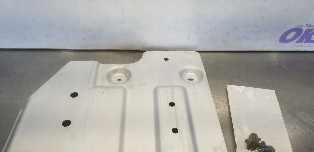 06 GMC SIERRA 2500 FRONT FRAME SKID PLATE