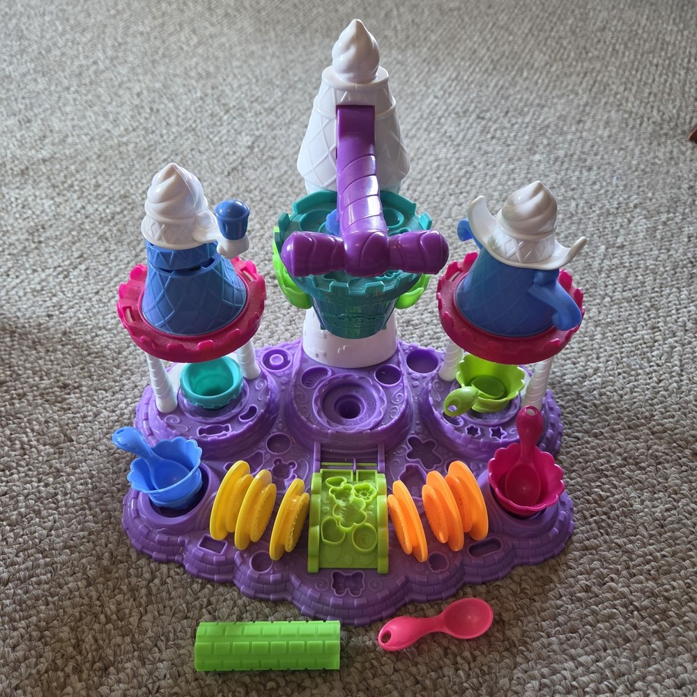 Play-Doh Kitchen Creations Ice Cream Castle - Missing a Cone & Cup