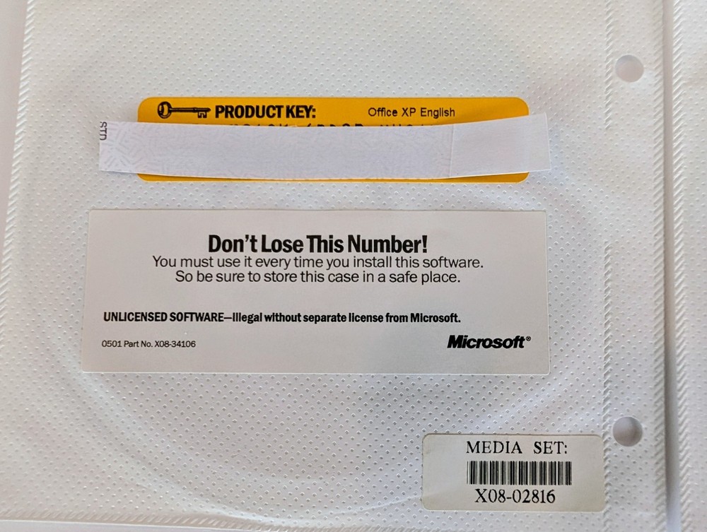 Microsoft Office XP Standard Edition version 2002 CDs with license key
