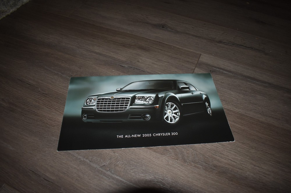 2005 Chrysler 300 introduction sales brochure