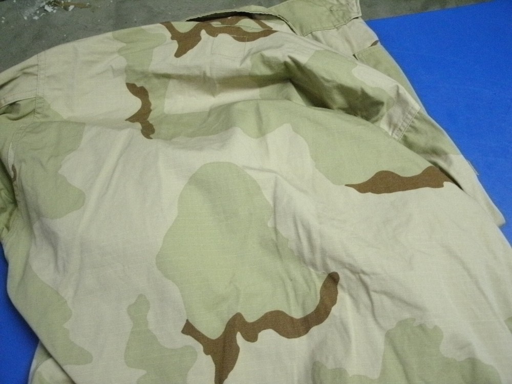 US ARMY DESERT SHIRT/ COAT SIZE MEDIUM SHORT