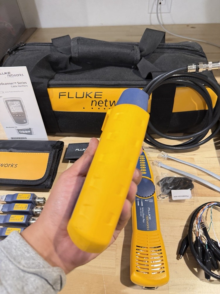 FLUKE NETWORKS MS2-KIT MICROSCANNER 2 & INTELLITONE PRO200 CABLE TEST KIT