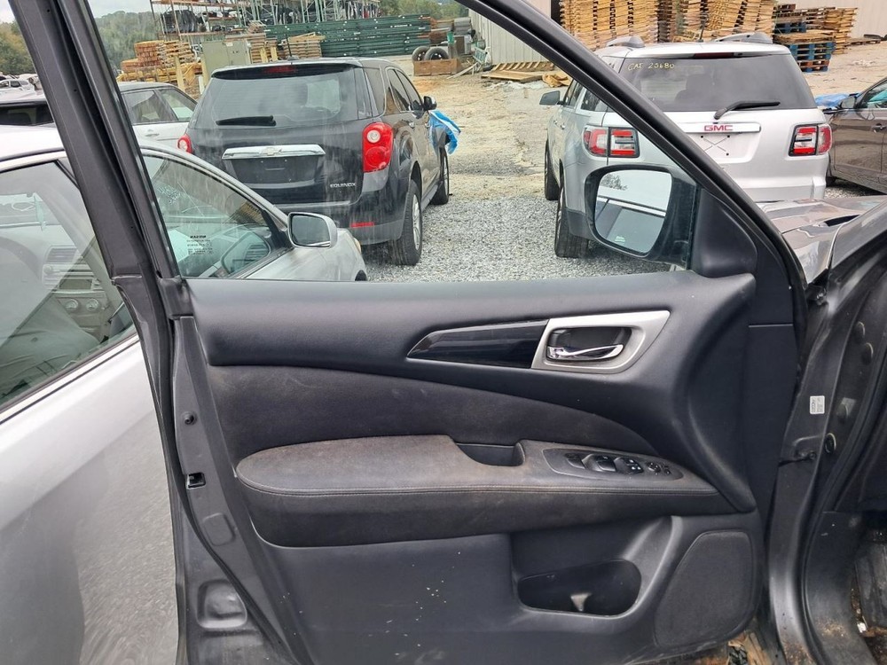 PATHFINDR 2017 Glove Box 4803436