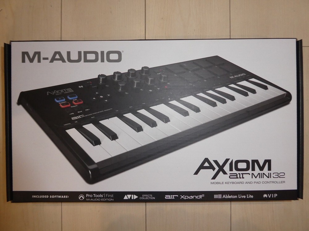 M-Audio Axiom AIR Mini 32-Key USB MIDI Keyboard & Drum Pad Controller