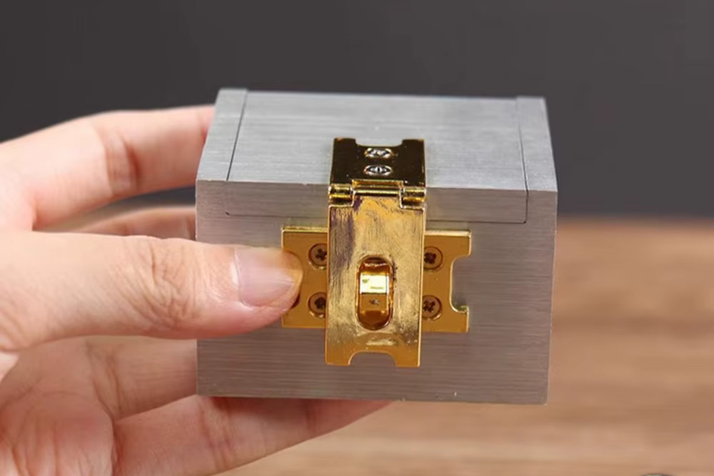 Joe Porper's Strong Box - Ultimate Locked Box Magic Trick