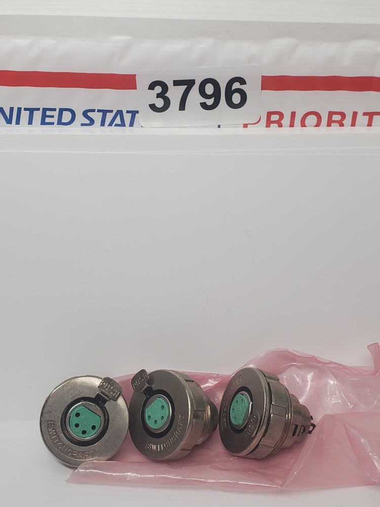 SWITCHCRAFT 3 PIN PANEL ELECTRICAL OUTLET Connectors