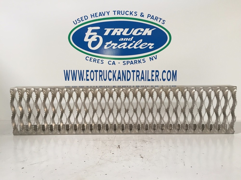 Peterbilt Battery Box Bottom Replacement Step, Weld-On - 379 388 389