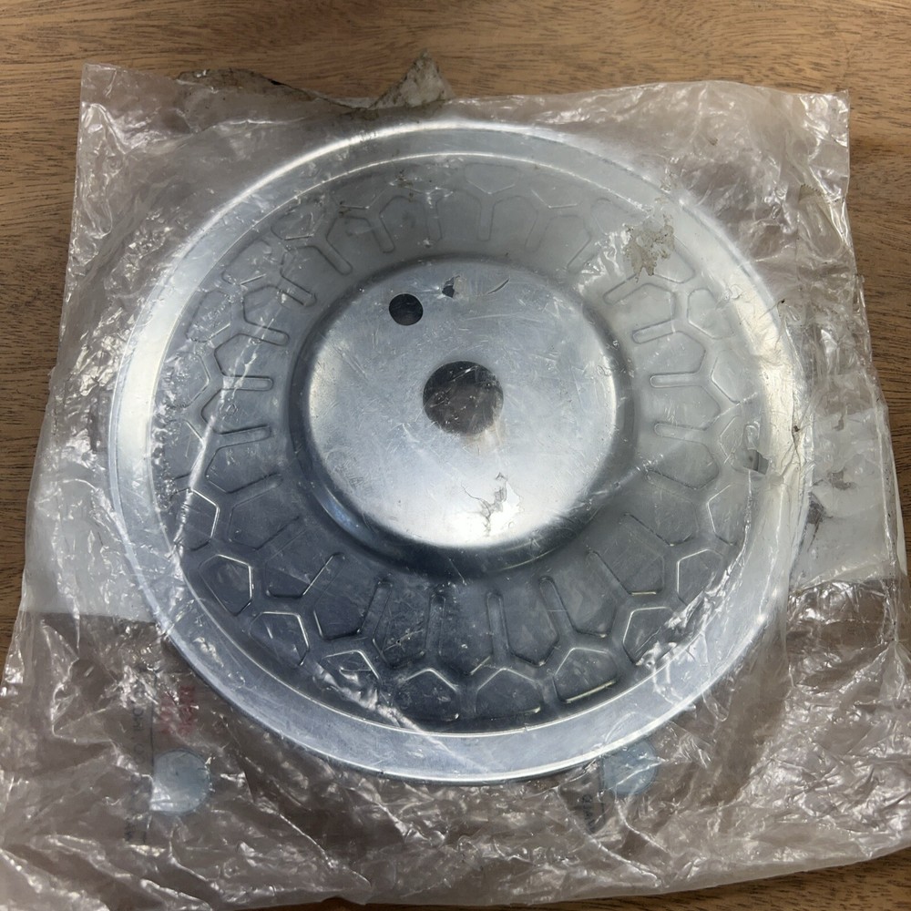 NOS Wald 685 one piece crank chainguard