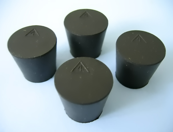 SIZE 4 BLACK RUBBER STOPPERS  (COUNT 4)