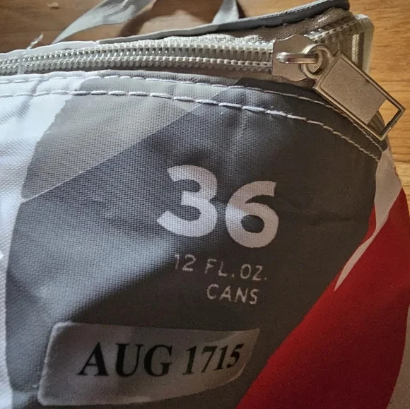Coors Light Rectangular Zippered Soft Cooler Bag For Drinks Holds 36 12 OZ Cans