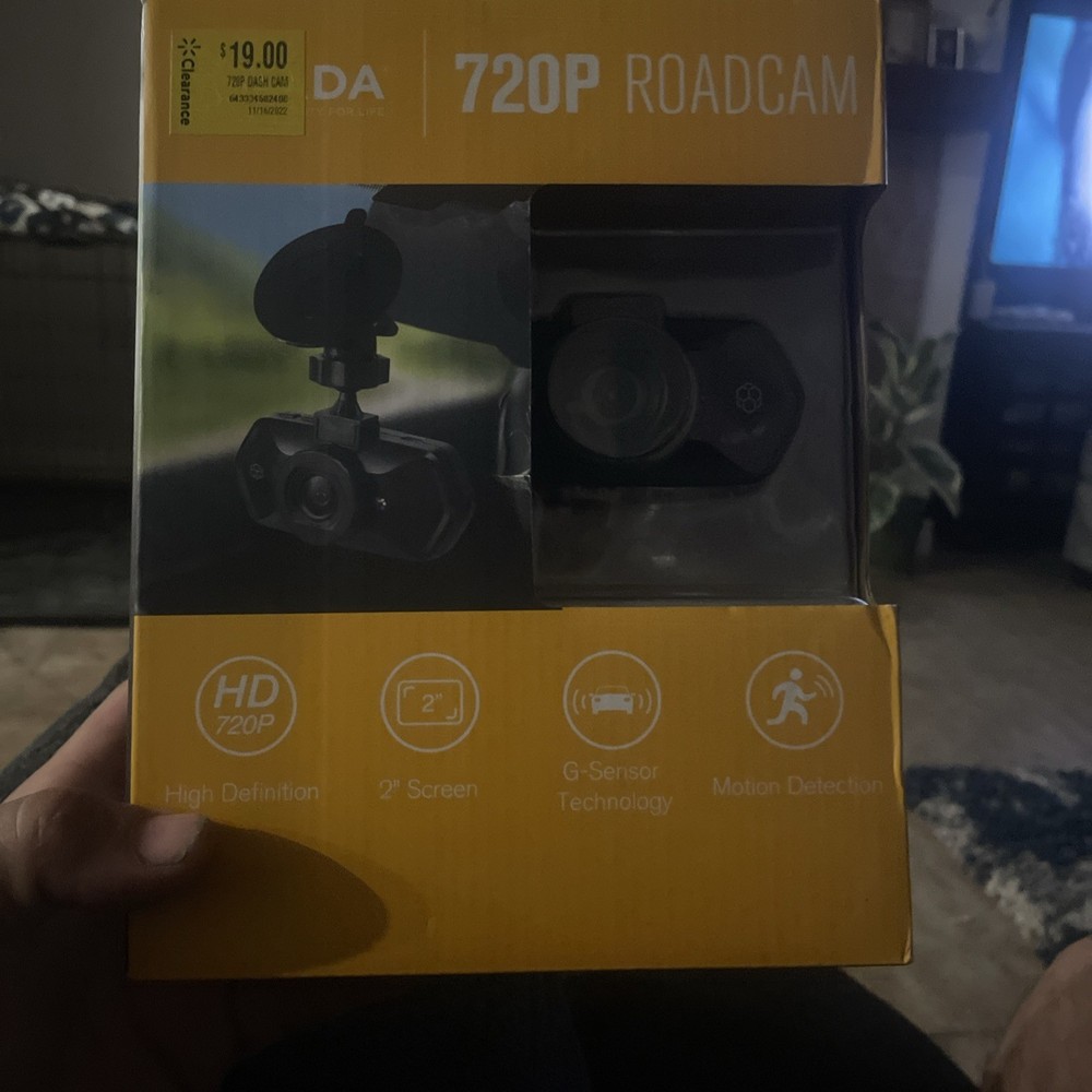 YADA 720P HD High Definition Road Cam - Windshield Mount Dash Camera Open Box