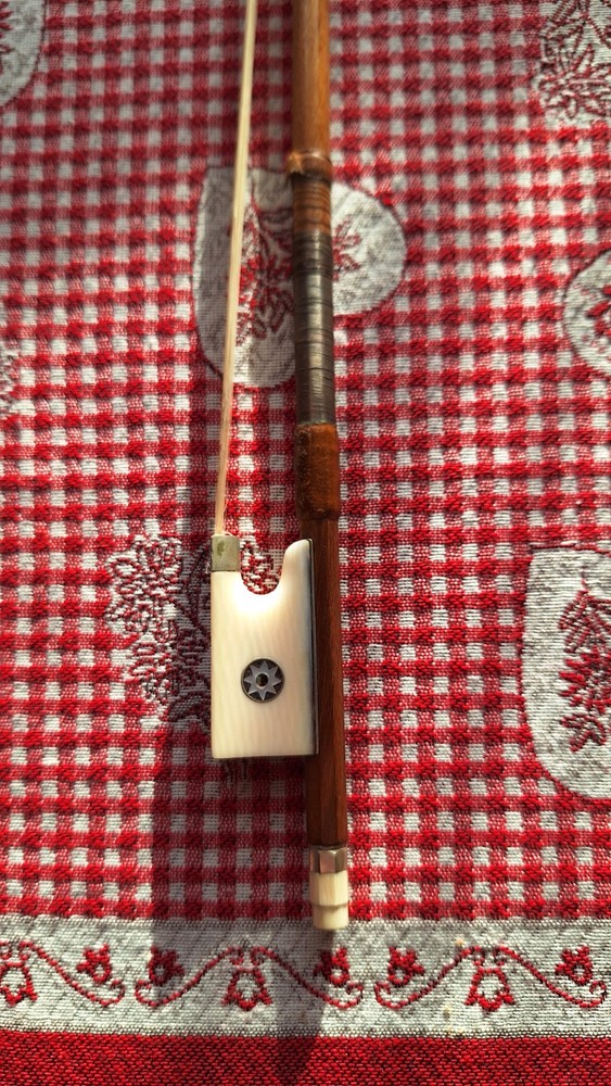 Antique violin bow 4/4