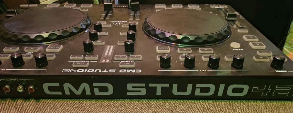 Behringer CMD Studio 4a DJ MIDI Controller w/Power working