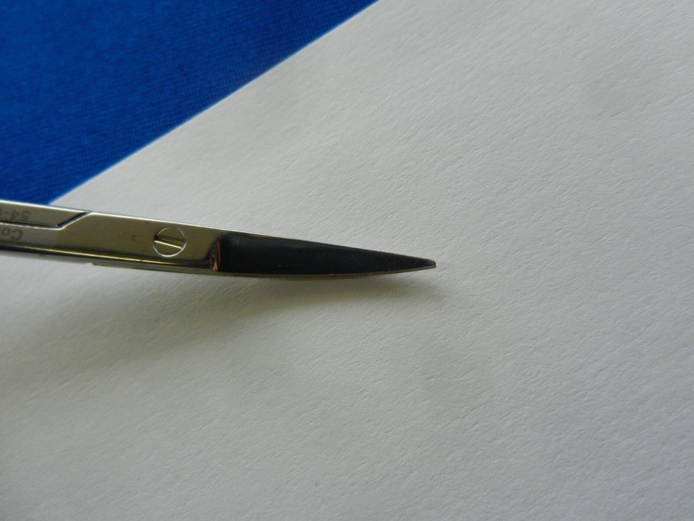 E1136 Codman Iris Curved Sharp Tip Scissors 11.1cm Overall Length 54-6503