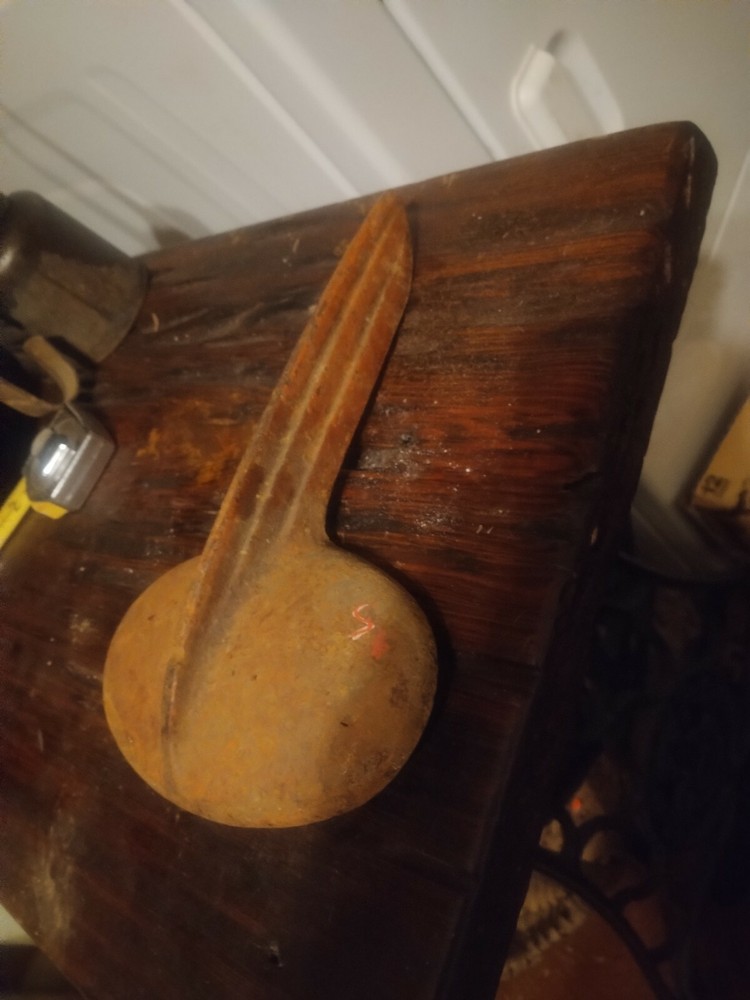 ** ANTIQUE CAST IRON CASE TRACTOR RAIDATOR CAP CASE MODEL L !""