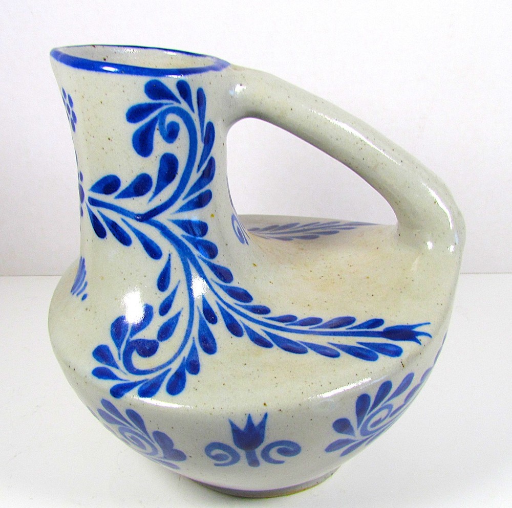 VINTAGE BLUE & GRAY STONEWARE 2 QT. PITCHER