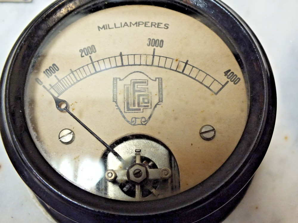 Antique Dynelectron Physicians Device with Atomic Force Control Panel c1913