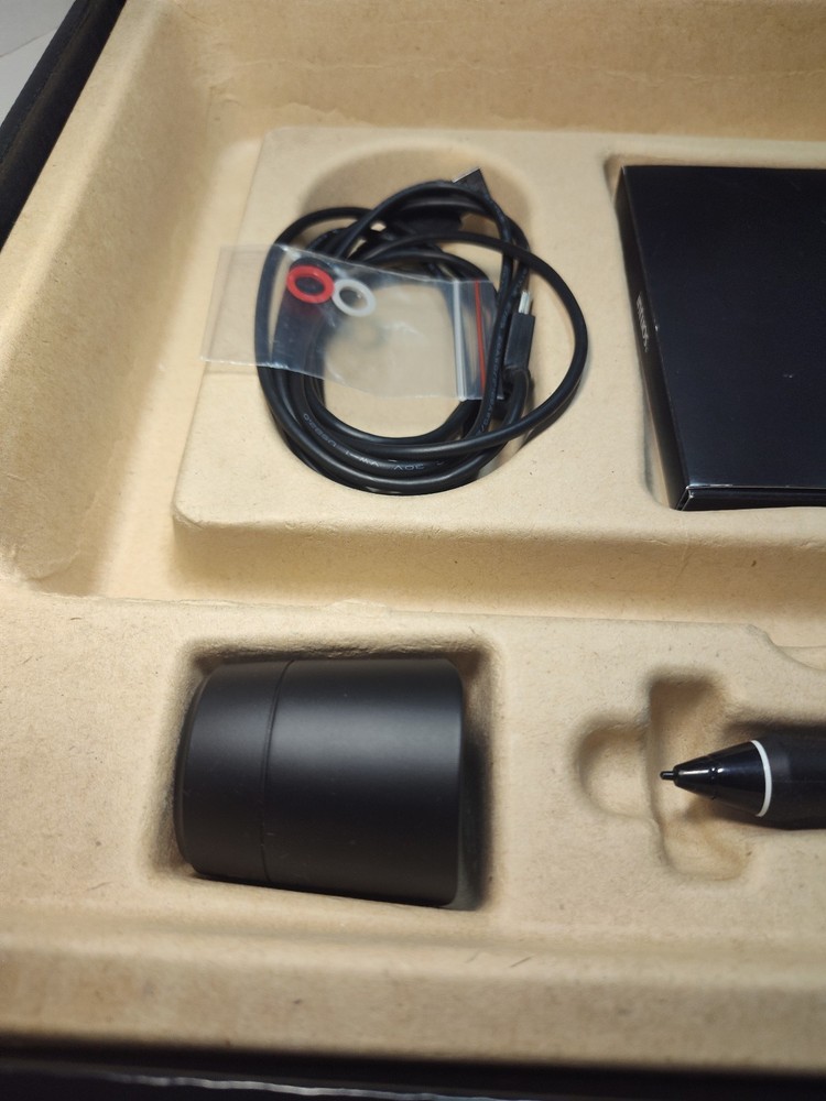 Wacom Intuos 5 Touch PTH-450 Graphics Tablet – Complete Bundle – Excellent Cond.