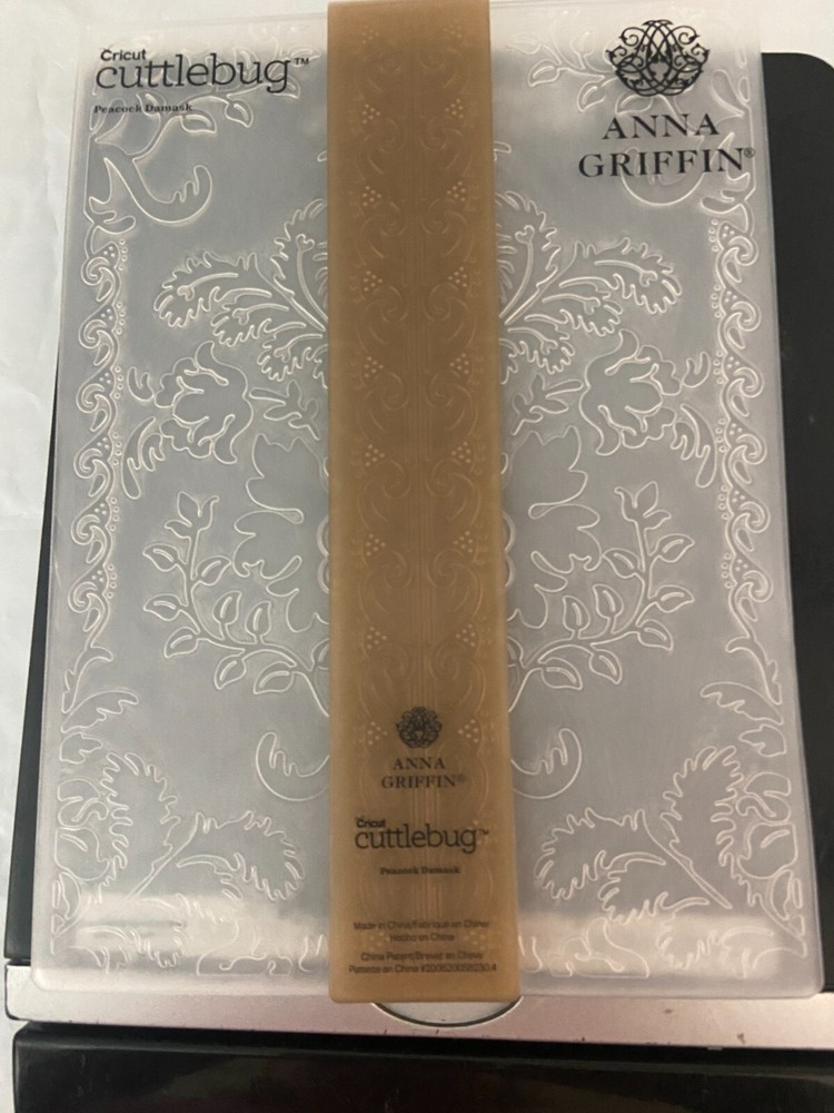 Cricut Cuttlebug Anna Griffin Embossing Folder & Border-SPRING