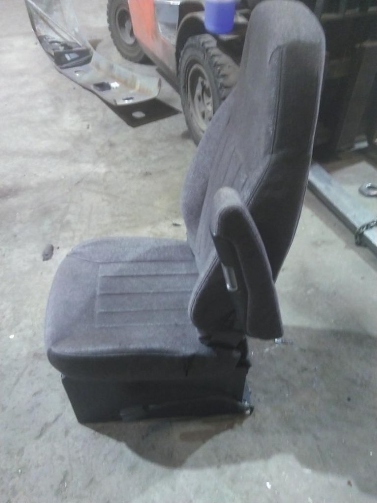 Replaces 2017 PETERBILT 579 FRONT SEAT , OH