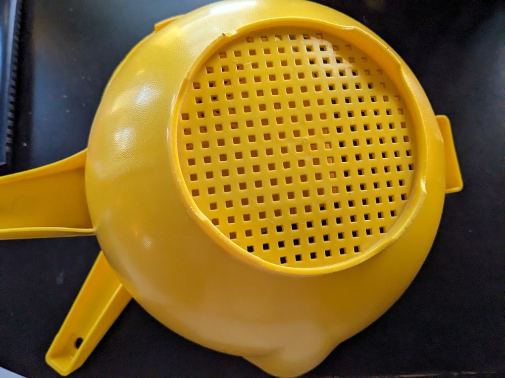 2 Tupperware Yellow Colanders 1 Quart (small) 2 Quart (large) Strainers Exc Cond